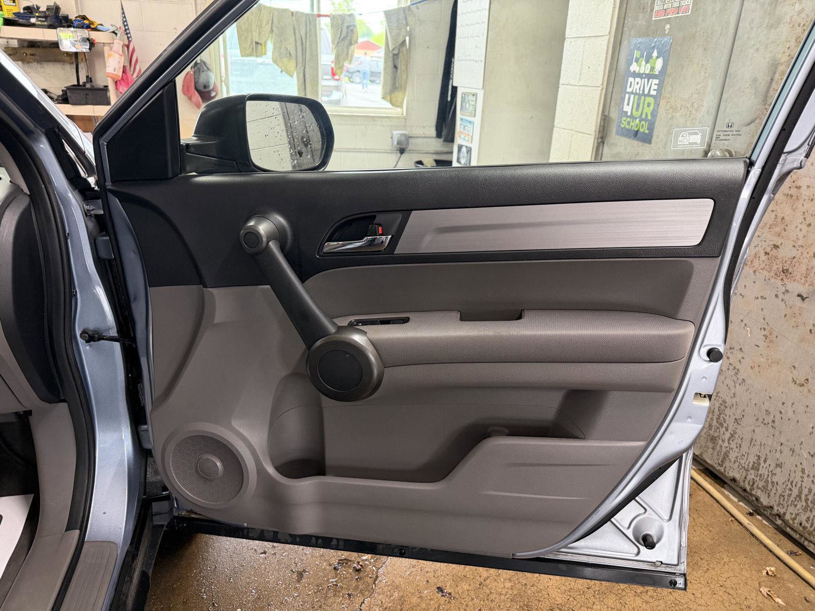 Used 2011 Honda CR-V SE image 5