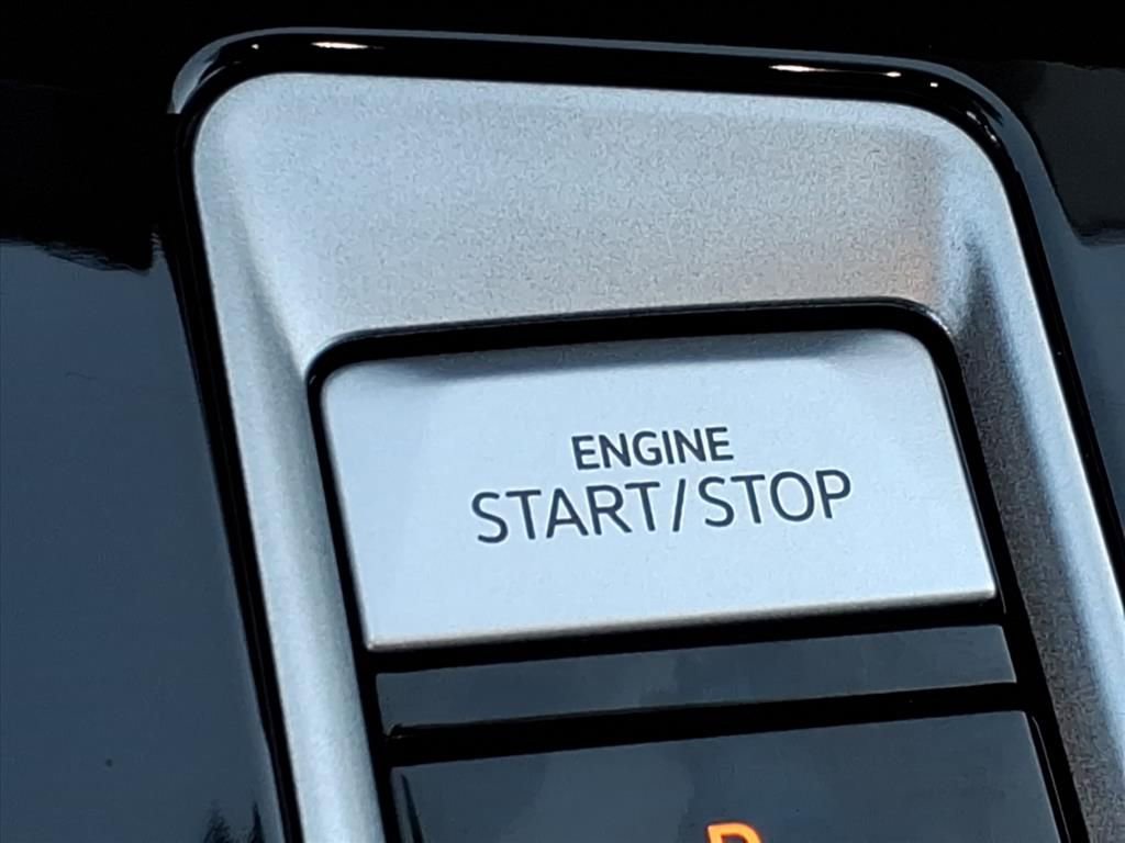 Certified 2025 Volkswagen Atlas SEL image 20