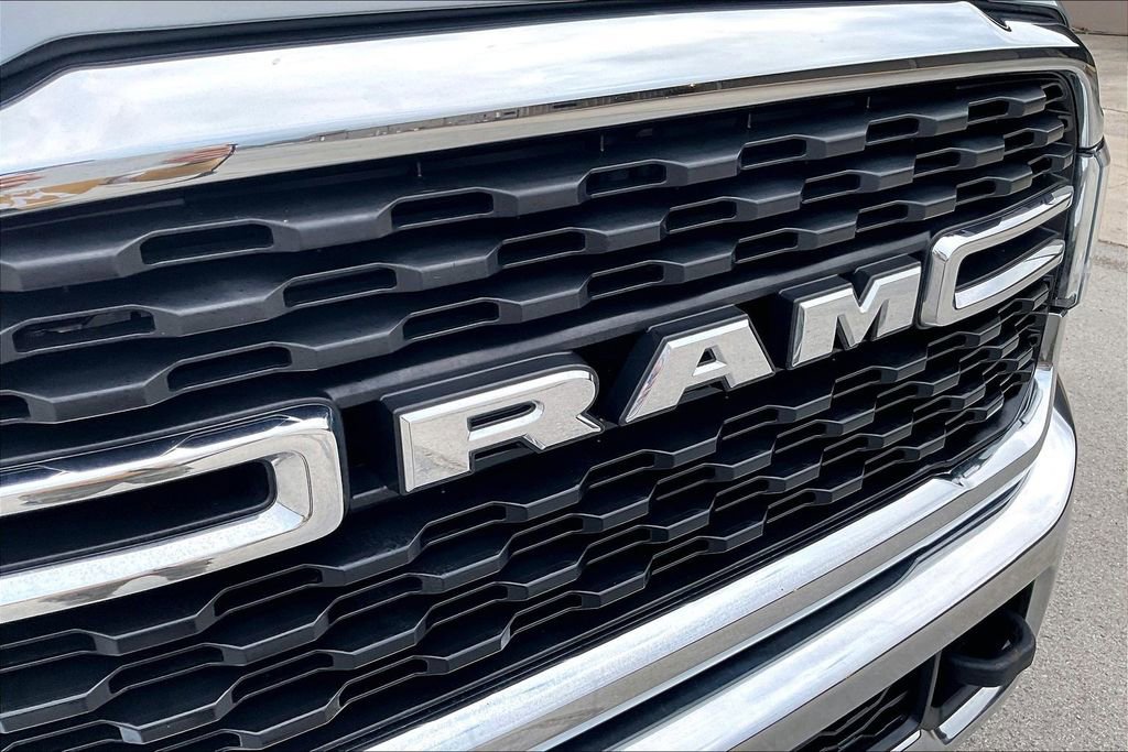 Used 2022 RAM 3500 Big Horn image 33