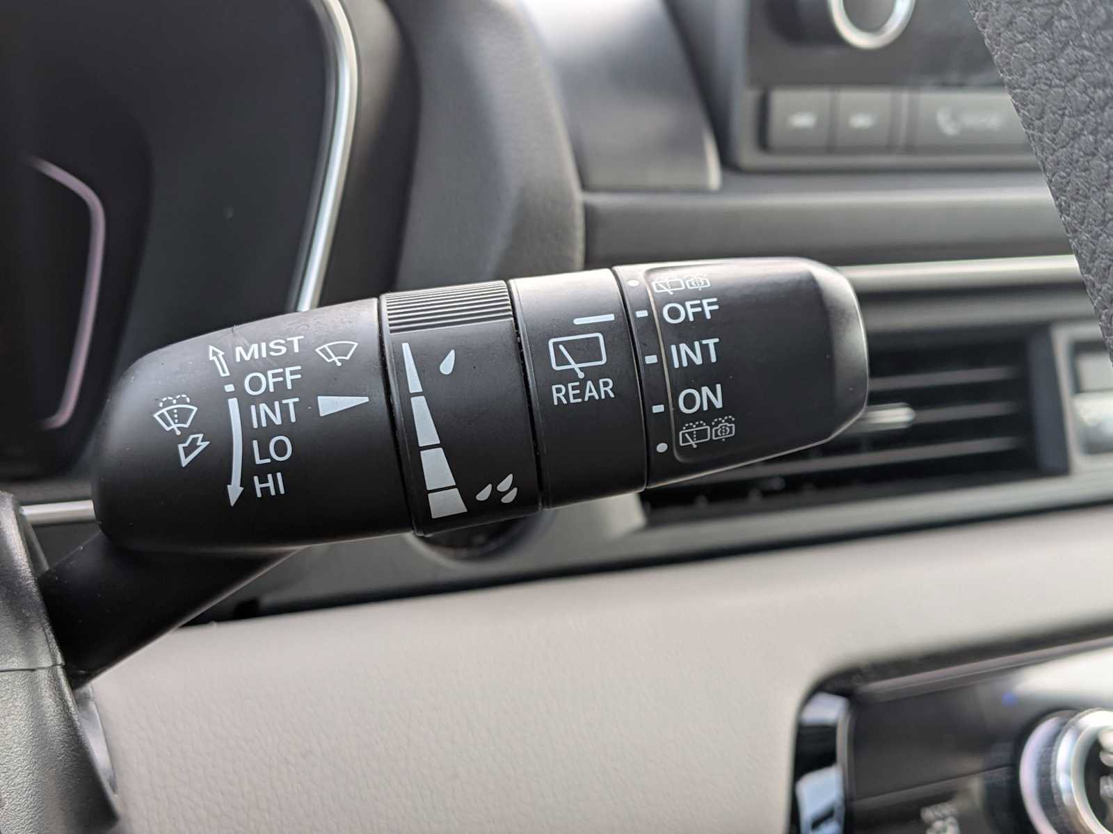 Certified 2023 Honda Pilot LX image 23