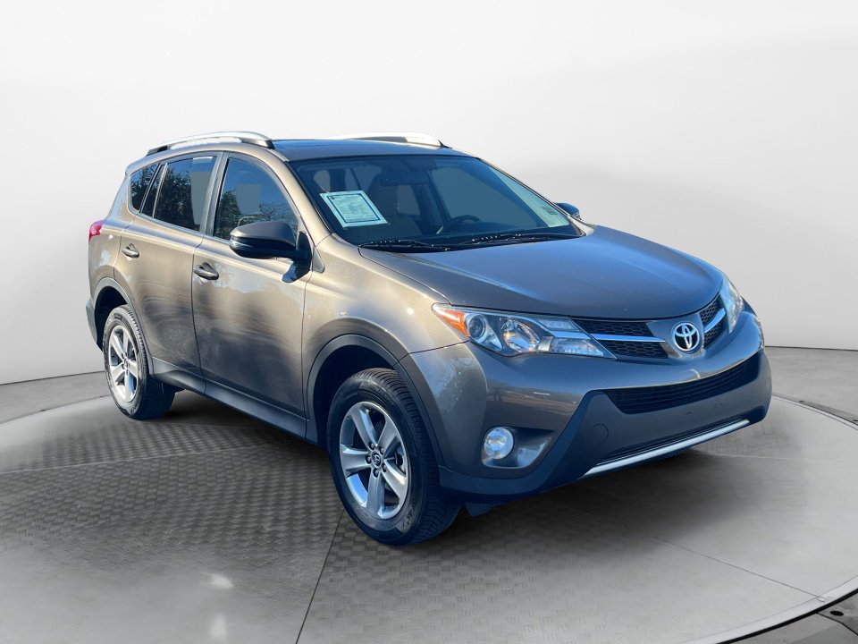 Used 2015 Toyota RAV4 XLE image 1