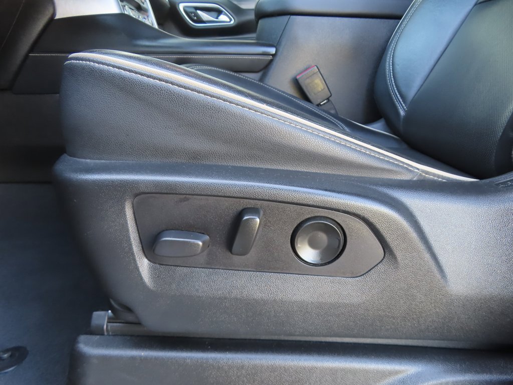 Used 2021 GMC Yukon XL SLT image 8