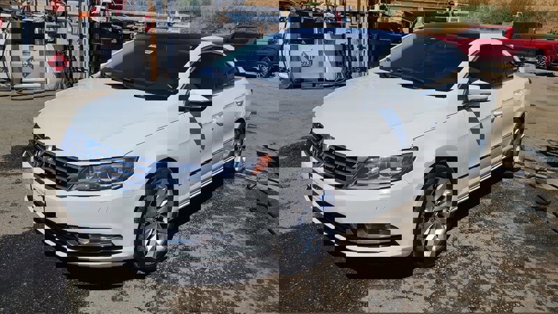 Used 2013 Volkswagen CC Lux image 2