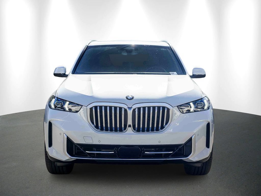 New 2026 BMW X5 xDrive40i w/ Parking Assistance Package AWD/4WD image 2