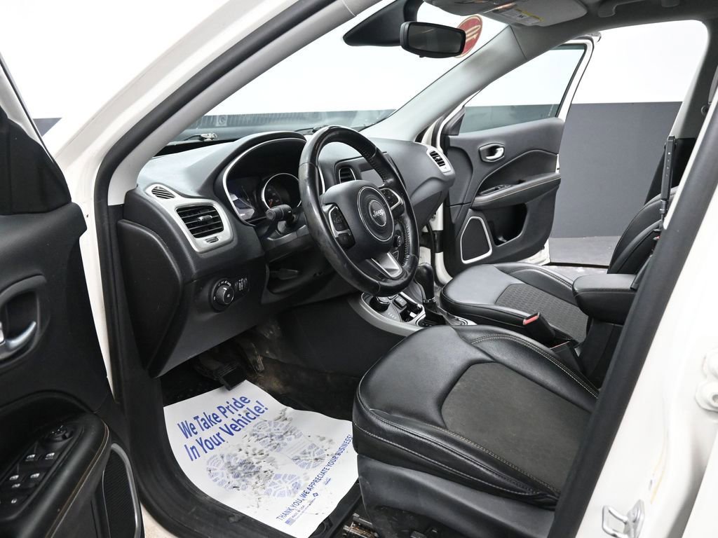 Used 2019 Jeep Compass Latitude w/ Cold Weather Group image 29