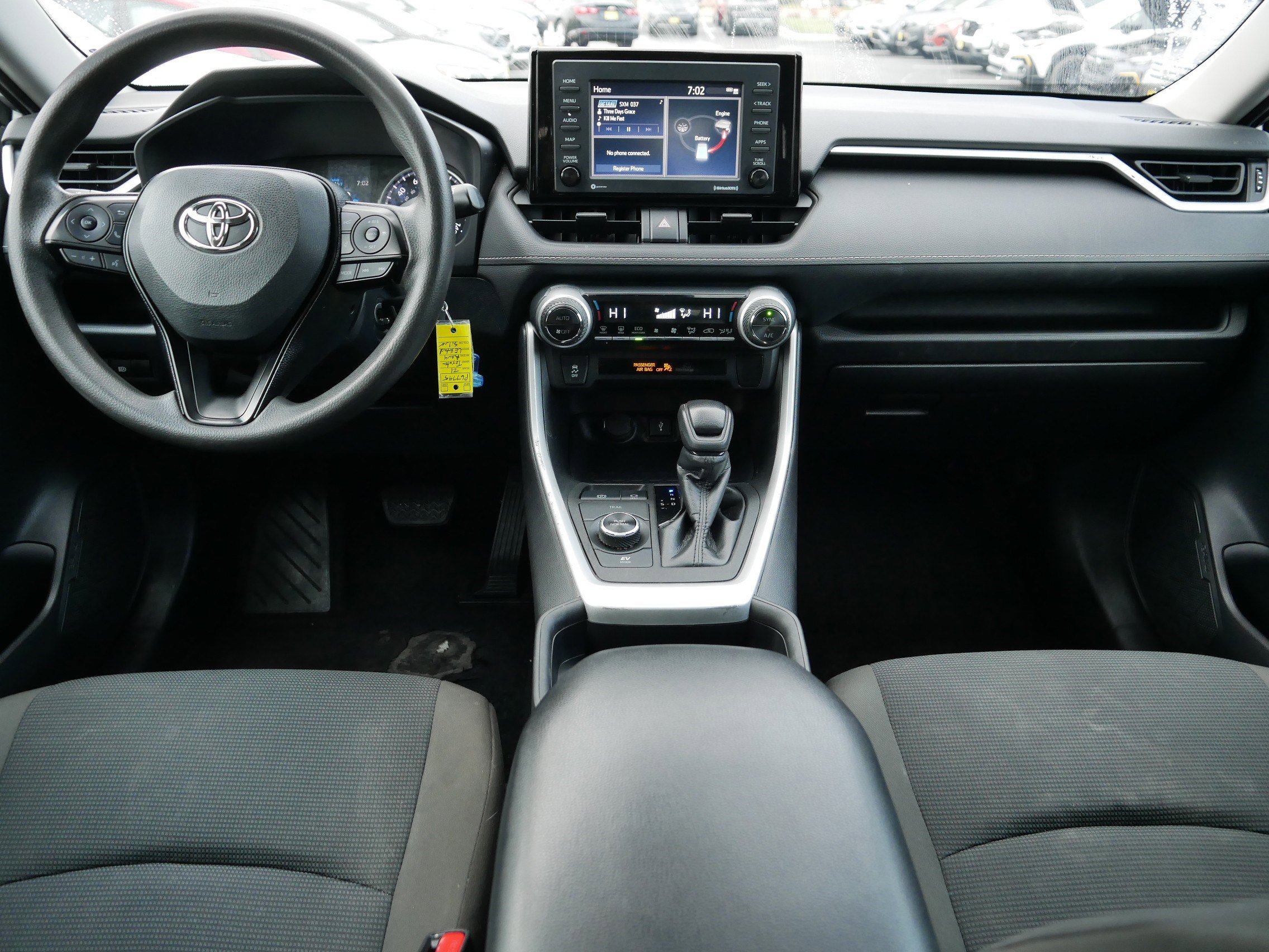 Used 2021 Toyota RAV4 LE image 10