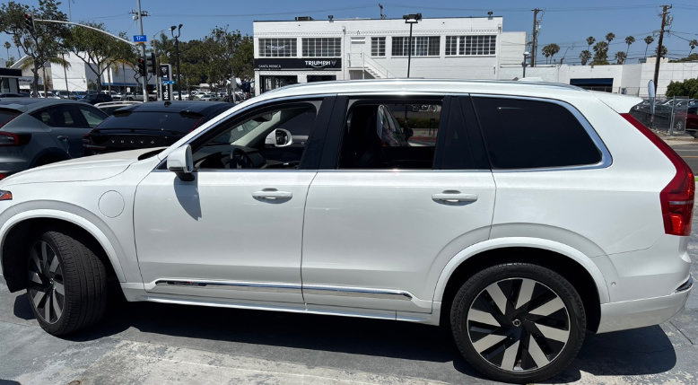 Used 2023 Volvo XC90 T8 Ultimate w/ Protection Package Premier AWD/4WD image 8