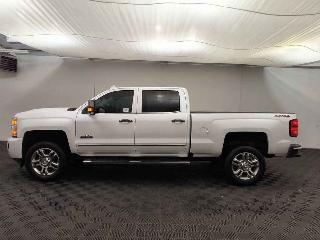 Used 2019 Chevrolet Silverado 2500 High Country w/ Duramax Plus Package image 2