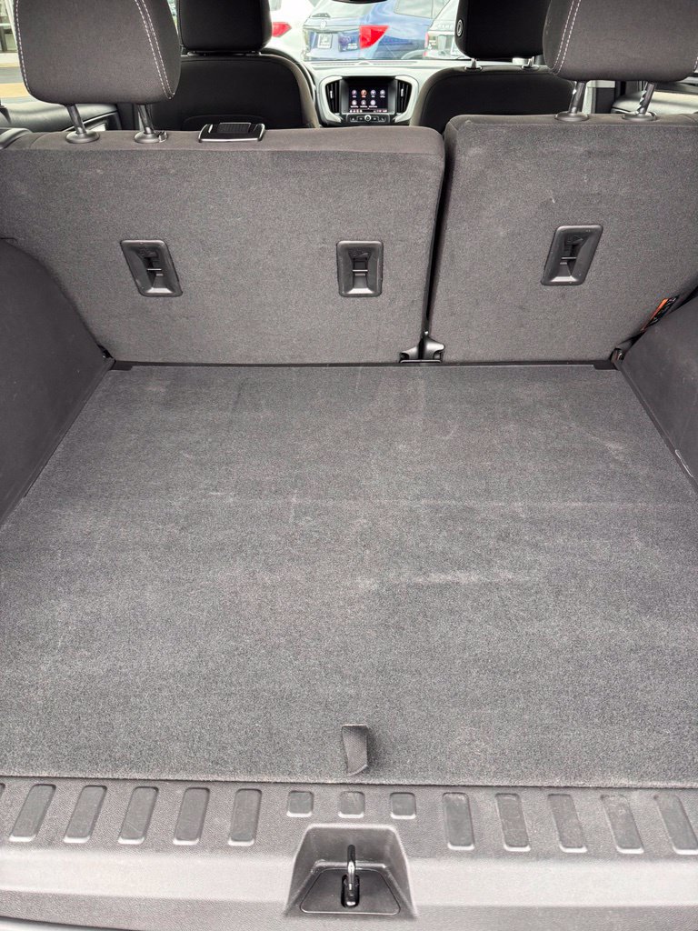 Used 2024 GMC Terrain SLE w/ Driver Convenience Package FWD image 13
