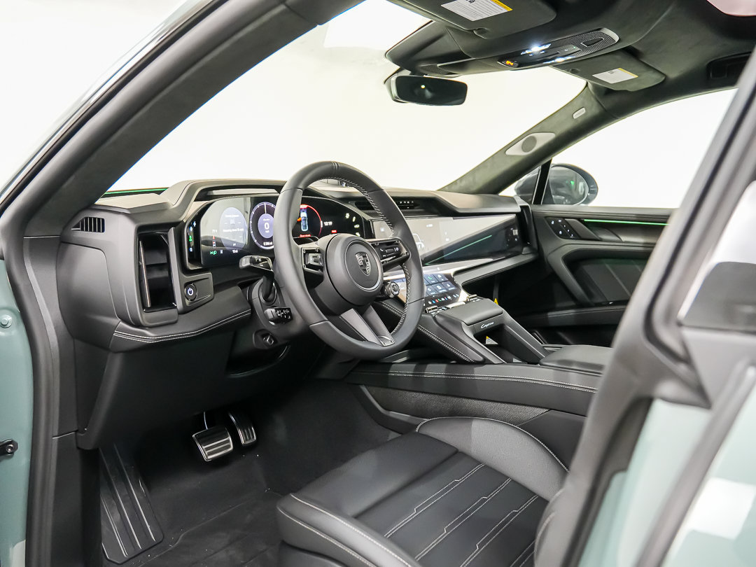 New 2026 Porsche Cayenne Turbo AWD/4WD image 4