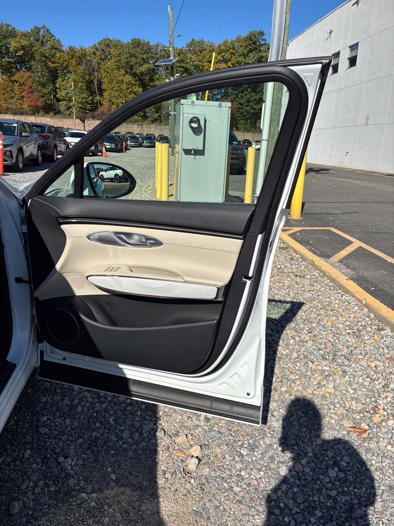 New 2027 Genesis GV70 2.5T Advanced AWD/4WD image 18