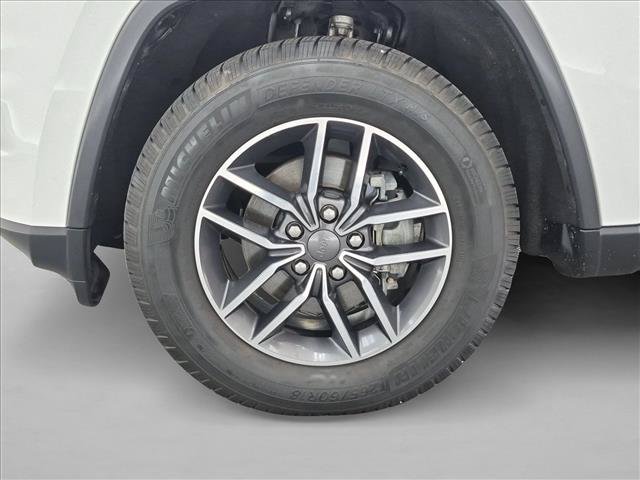 Used 2019 Jeep Grand Cherokee Laredo w/ Laredo X Package RWD image 26