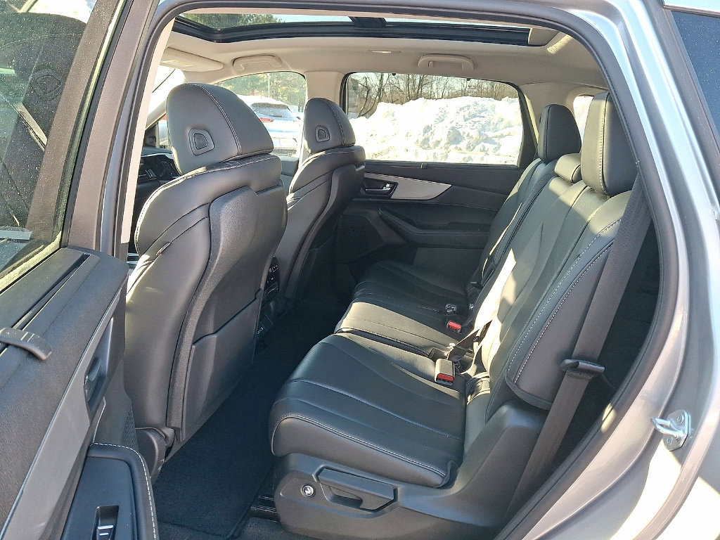 Used 2023 Acura MDX SH-AWD w/ Technology Package image 13