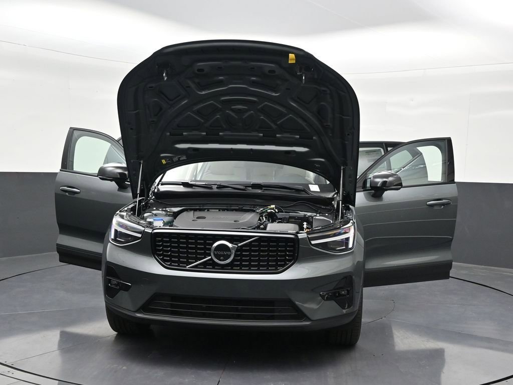 New 2026 Volvo XC40 B5 Plus w/ Protection Package Premier AWD/4WD image 34