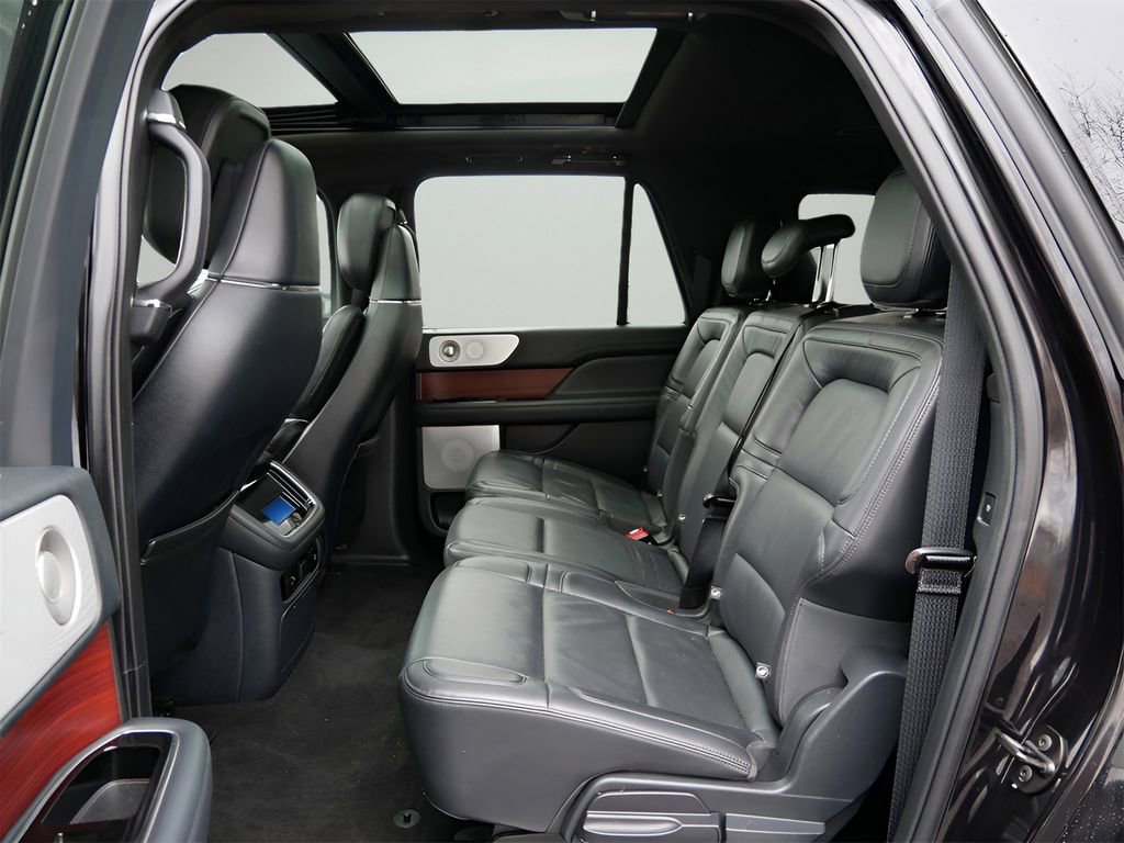 Used 2023 Lincoln Navigator L Reserve AWD/4WD image 11