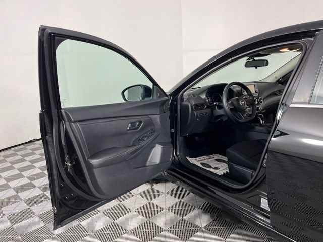 Used 2024 Nissan Sentra S FWD image 17