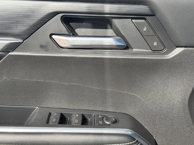 Used 2025 GMC Acadia Elevation image 25