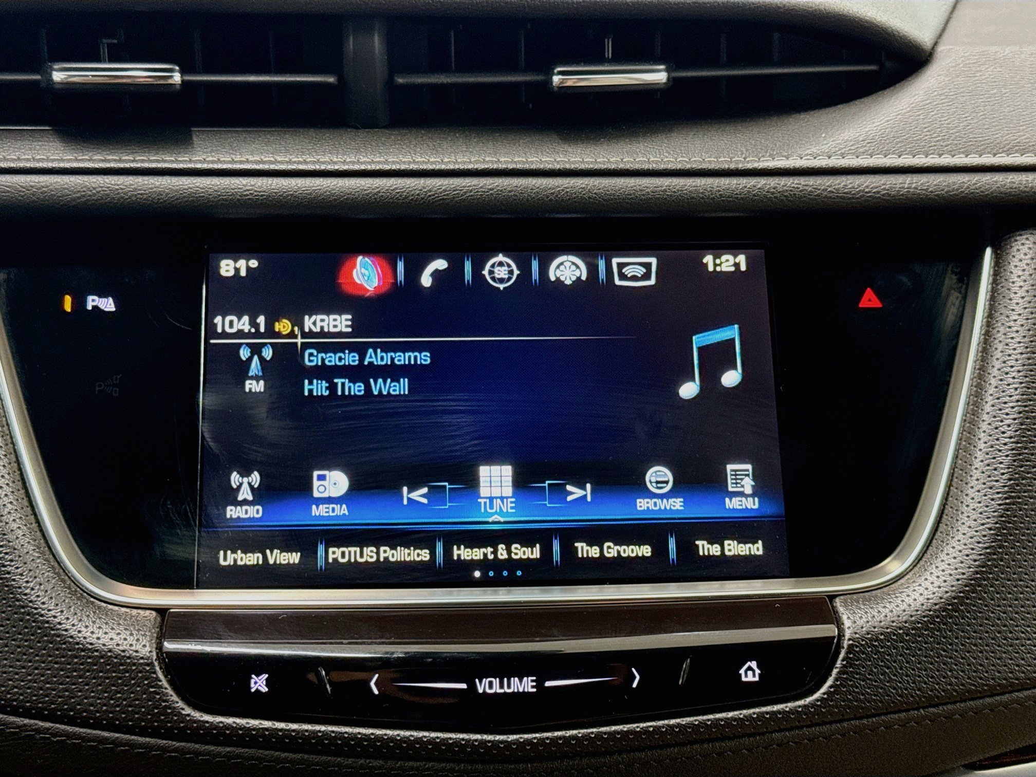 Used 2017 Cadillac XT5 Luxury w/ Driver Awareness Package FWD image 21