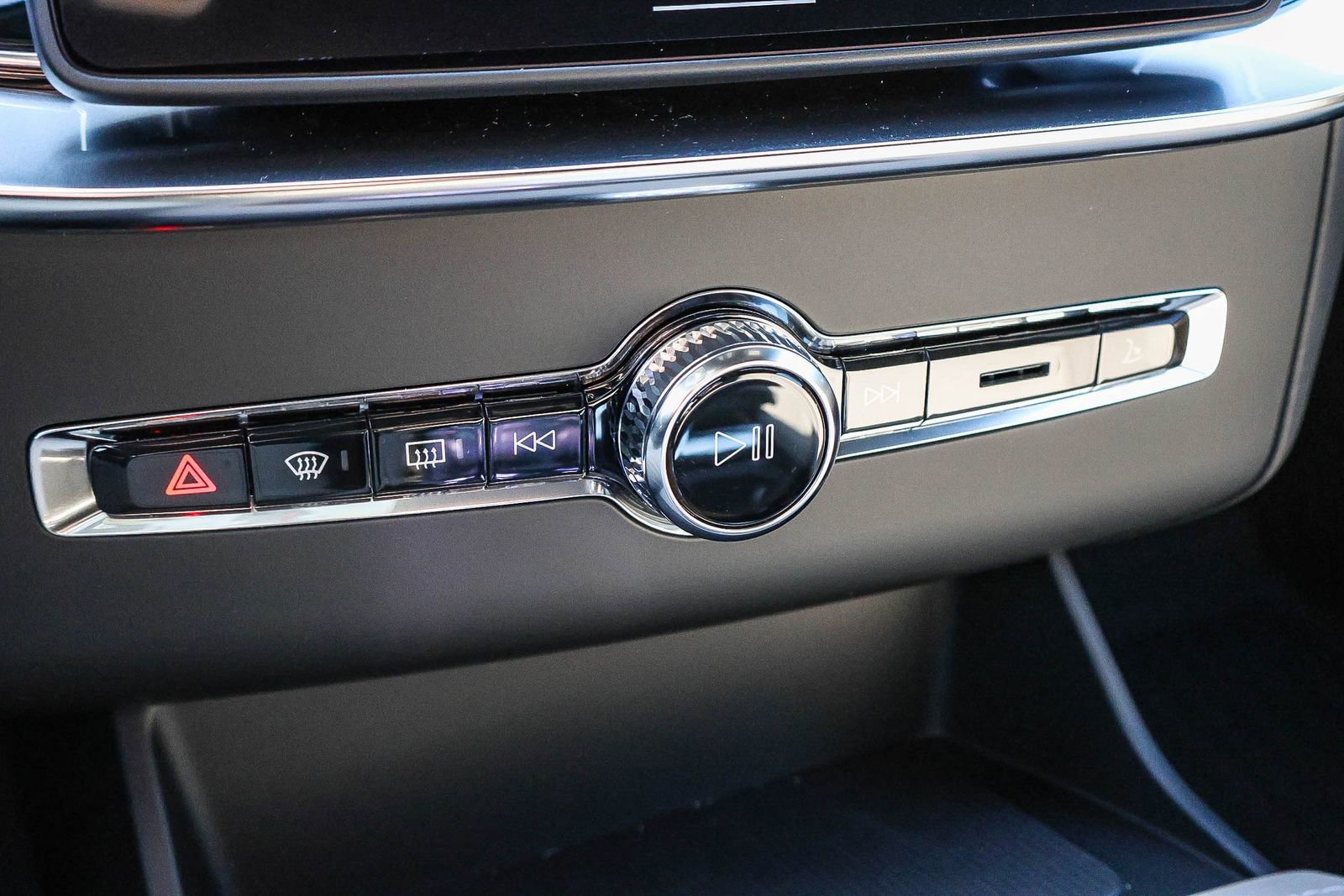 New 2026 Volvo XC90 B6 Ultra w/ Protection Package image 34