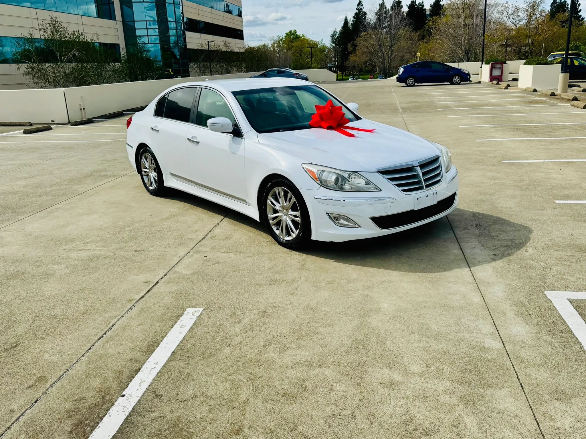 Used 2014 Hyundai Genesis 3.8 RWD image 5