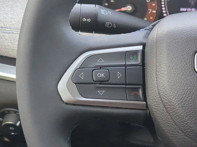 Certified 2022 Jeep Compass Latitude FWD image 28