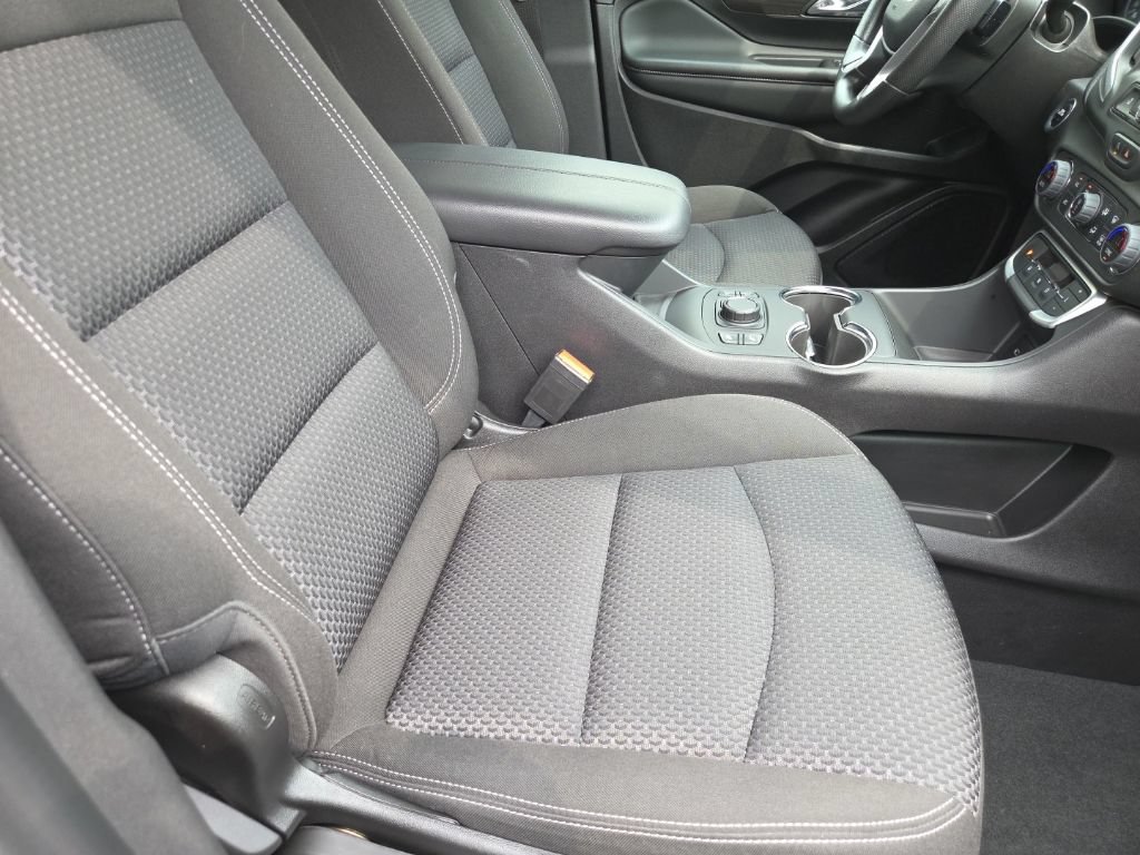 Used 2024 GMC Terrain SLE w/ Driver Convenience Package FWD image 23