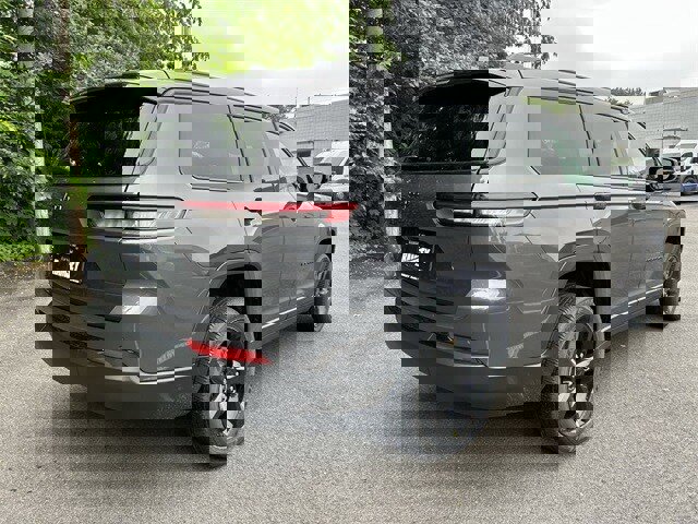 New 2025 Jeep Grand Cherokee L Altitude image 8