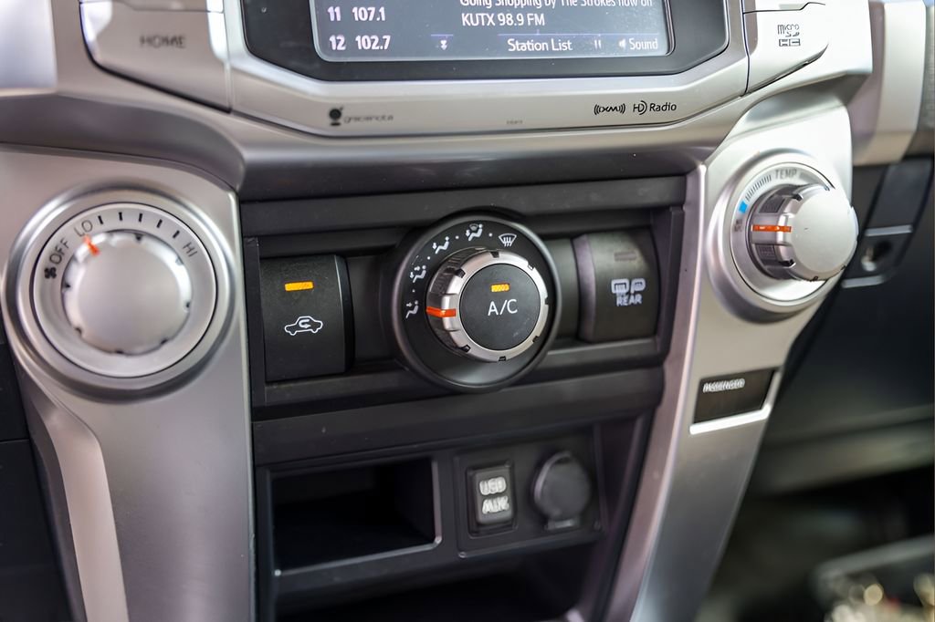 Used 2019 Toyota 4Runner SR5 AWD/4WD image 18