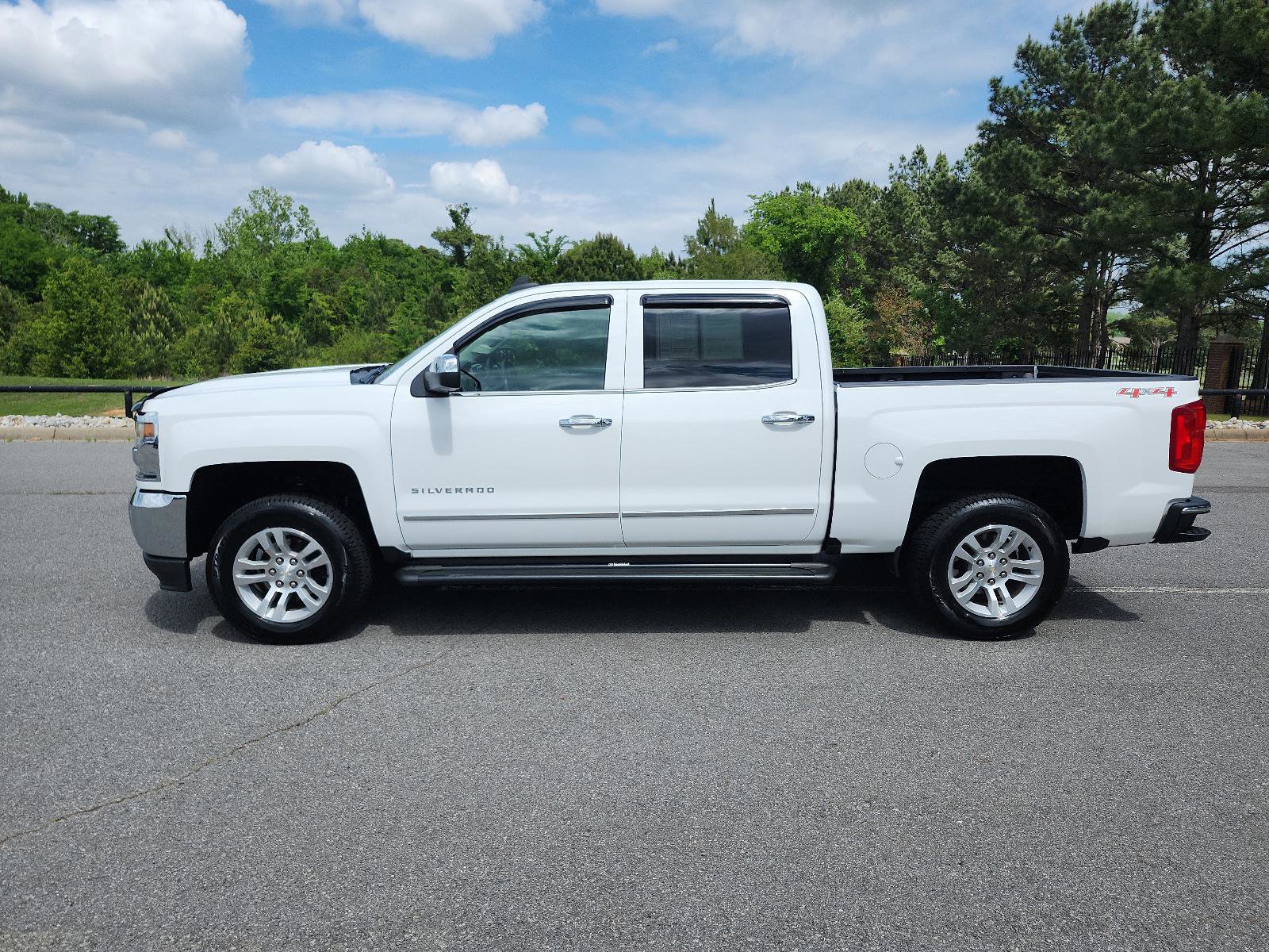 Used 2017 Chevrolet Silverado 1500 LTZ AWD/4WD image 2