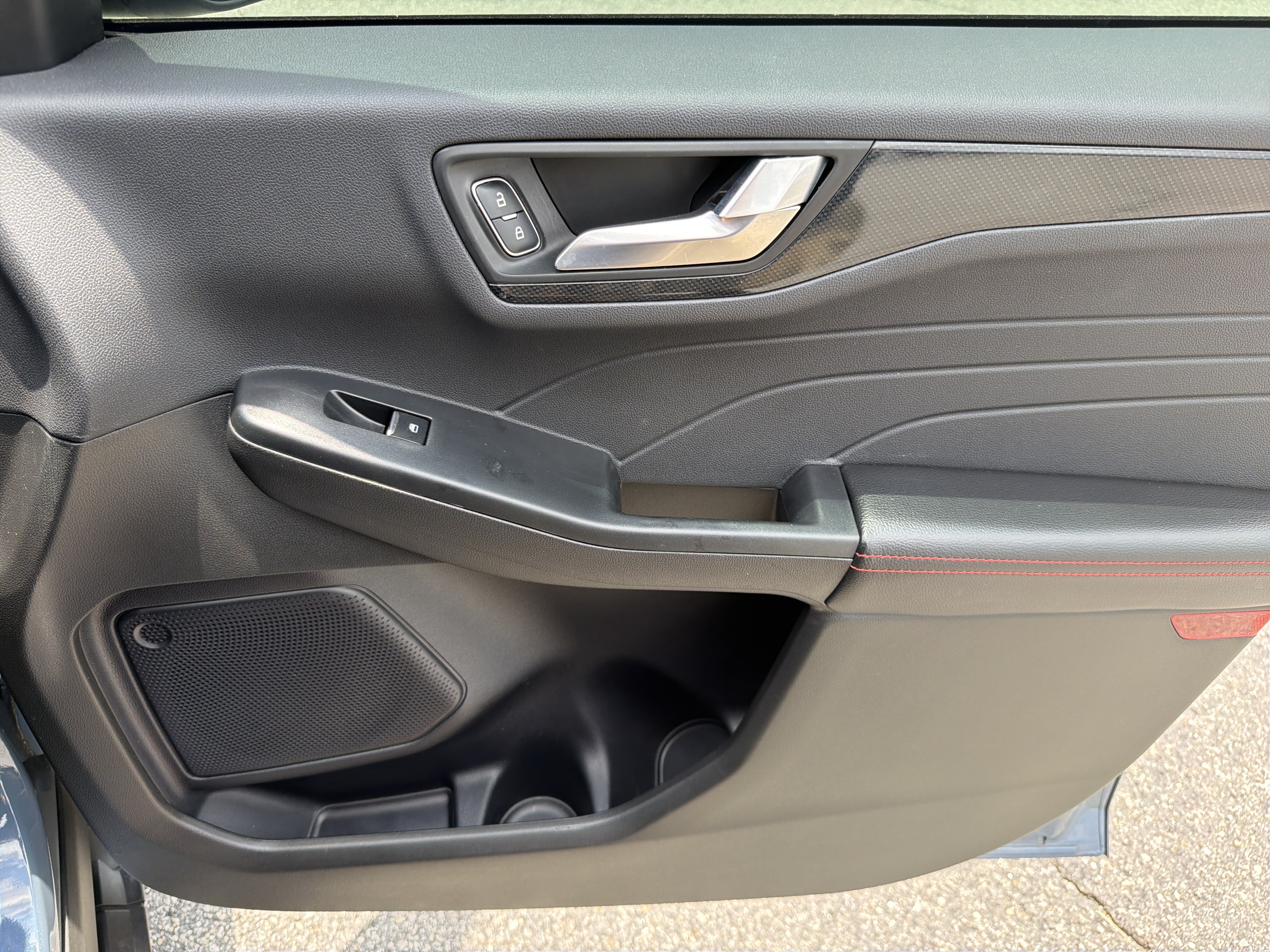 Used 2024 Ford Escape ST-Line w/ Tech Pack #1 FWD image 27
