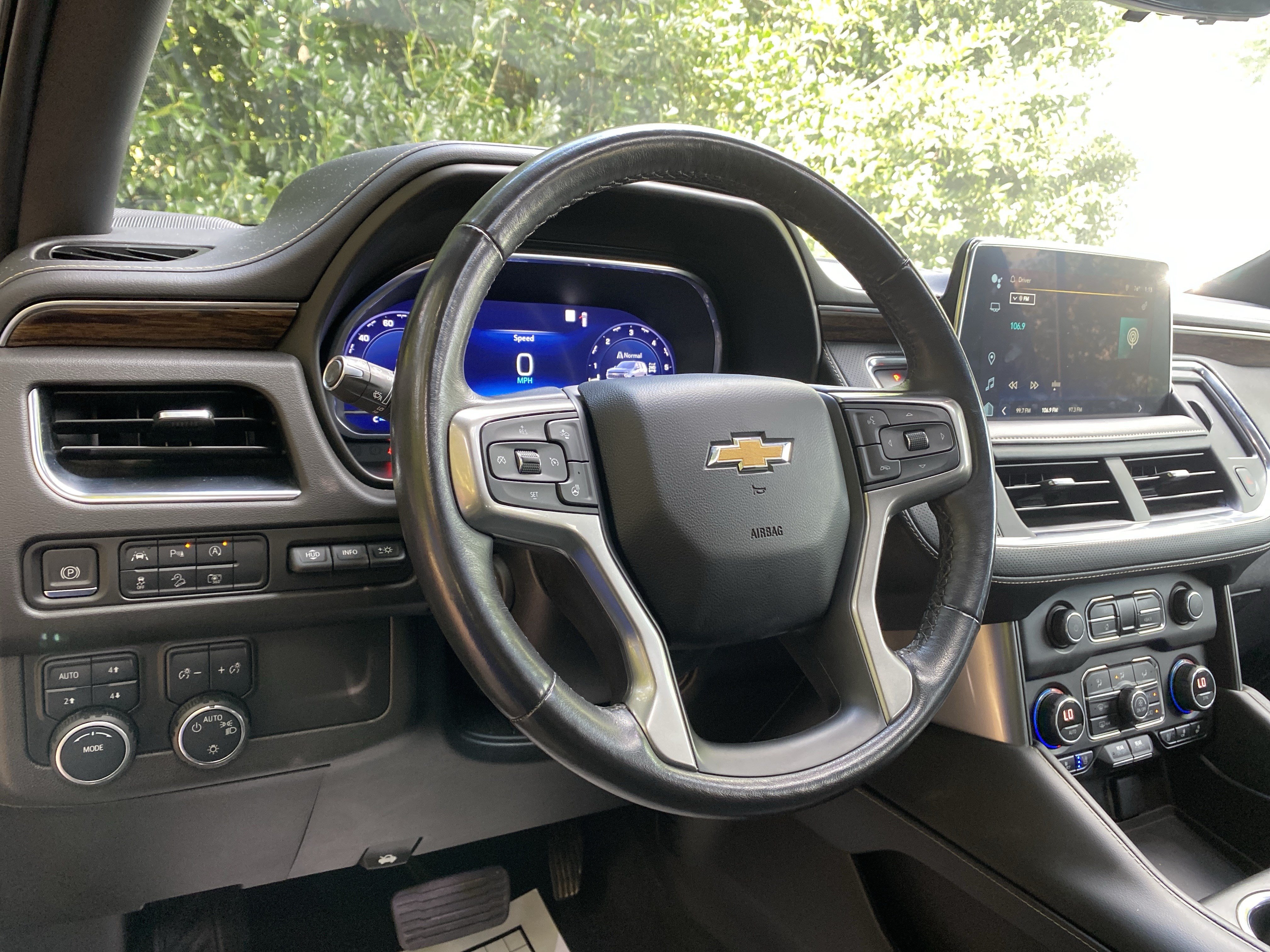Used 2023 Chevrolet Tahoe Premier AWD/4WD image 17