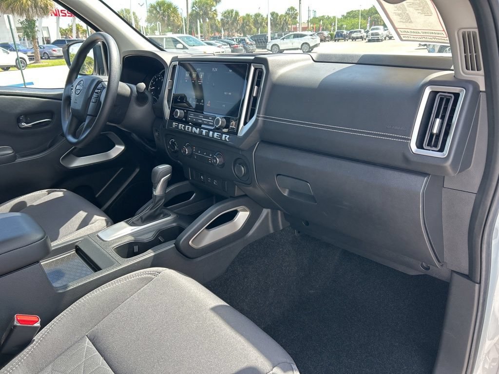 Certified 2025 Nissan Frontier SV AWD/4WD image 44