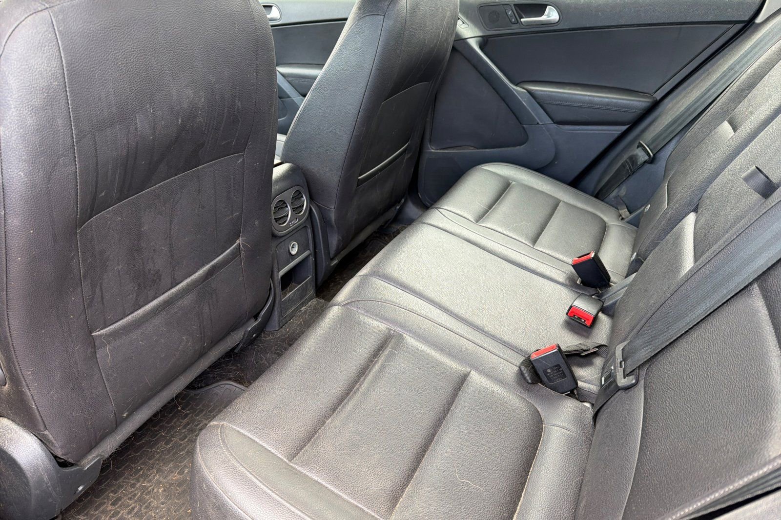 Used 2017 Volkswagen Tiguan S image 8