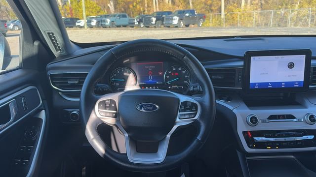 Certified 2022 Ford Explorer XLT w/ Equipment Group 202A image 14