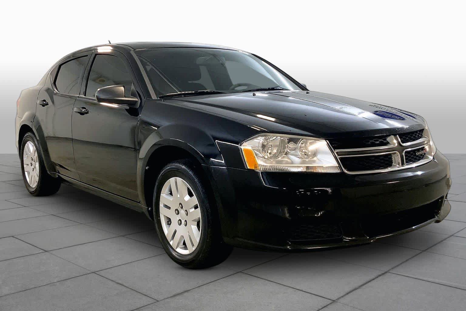 Used 2013 Dodge Avenger SE FWD image 2