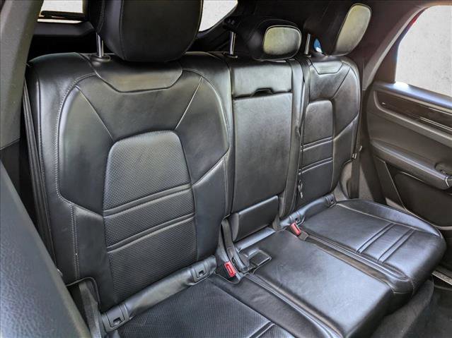 Used 2023 Porsche Cayenne Platinum Edition image 19