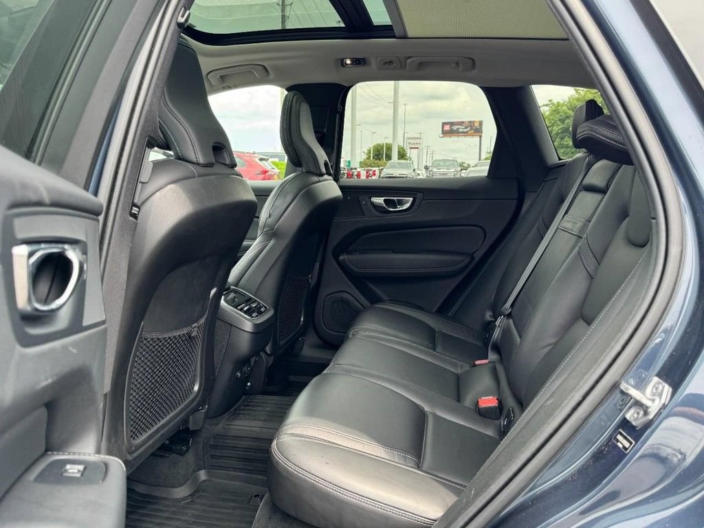 Used 2021 Volvo XC60 T5 Inscription AWD/4WD image 10
