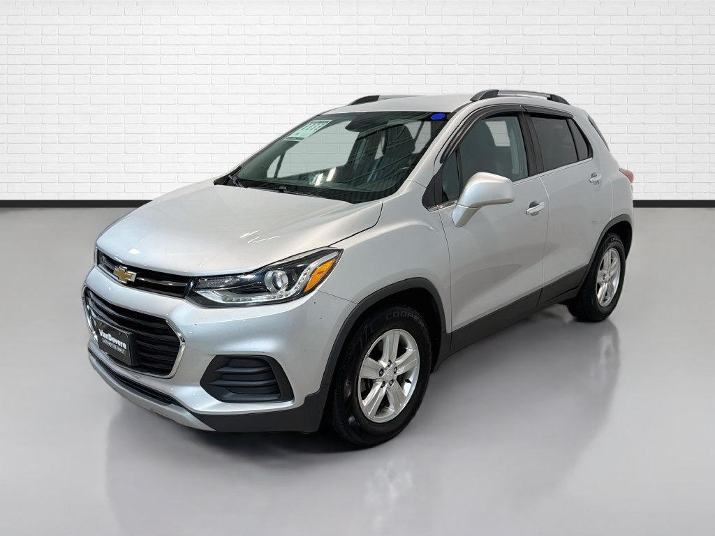 Used 2019 Chevrolet Trax LT w/ LT Convenience Package FWD image 3