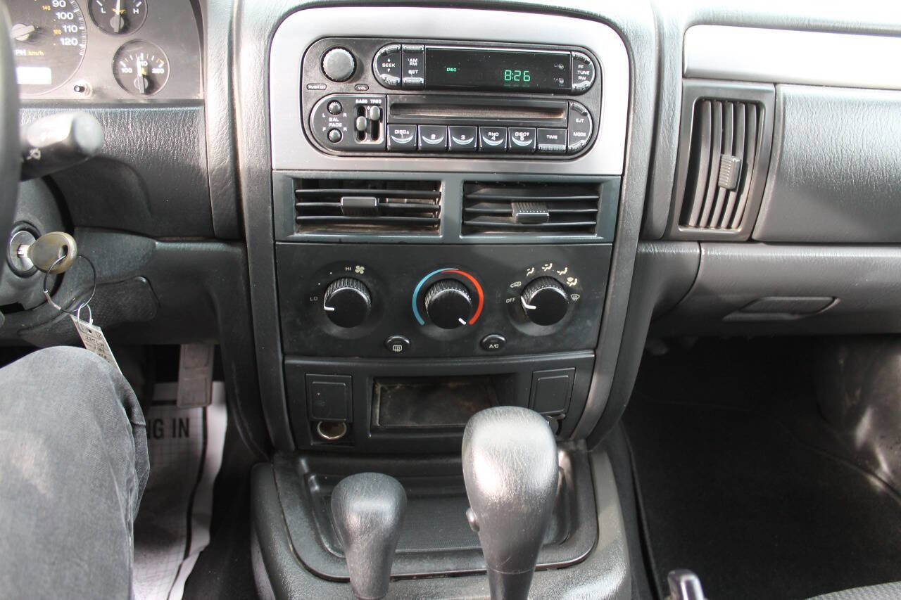 Used 2004 Jeep Grand Cherokee Laredo w/ Convenience Group AWD/4WD image 34