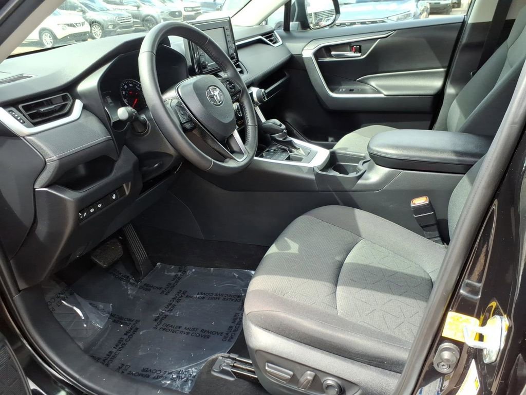 Used 2021 Toyota RAV4 XLE w/ XLE Grade Weather Package image 10