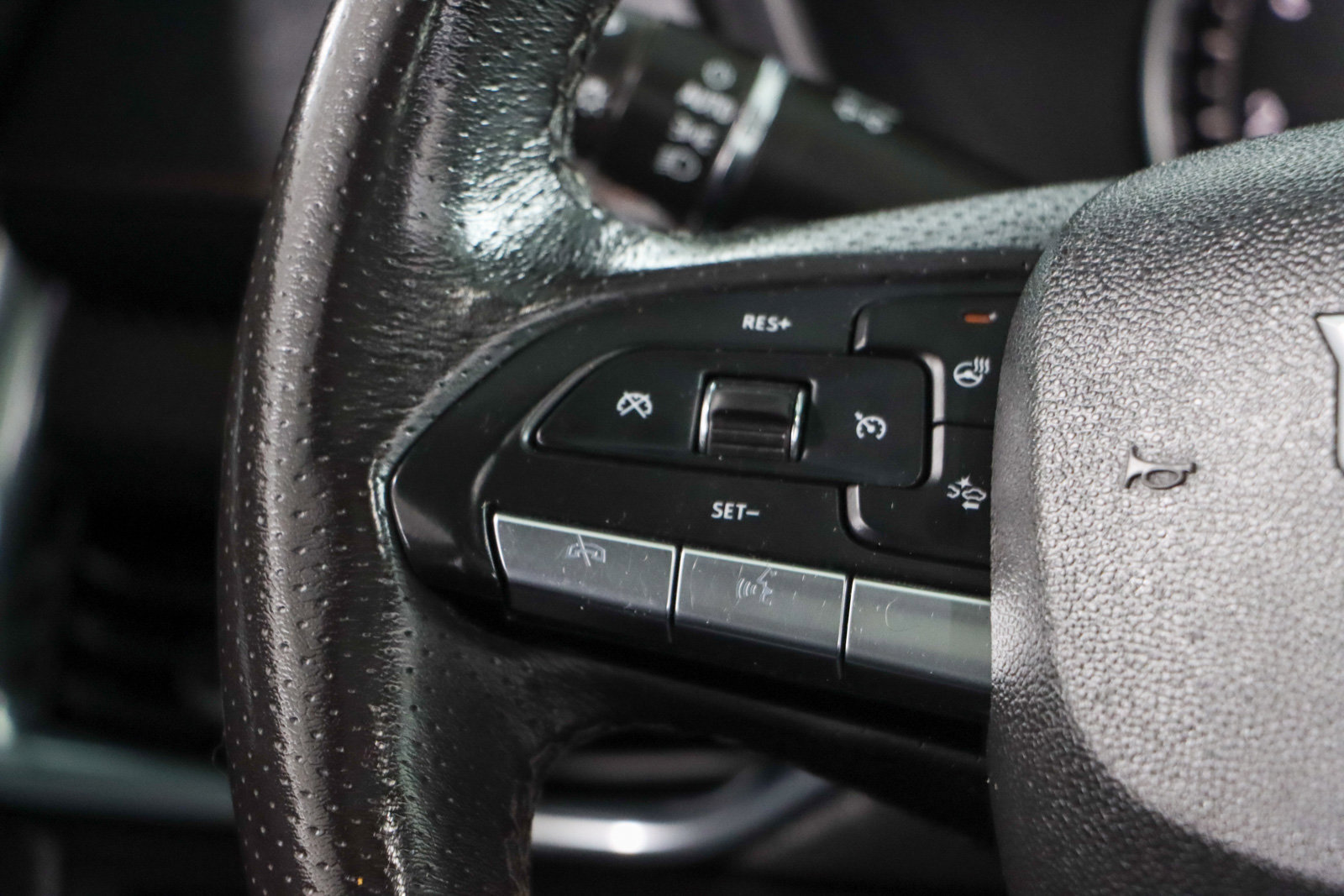 Used 2023 Cadillac XT4 Sport image 13