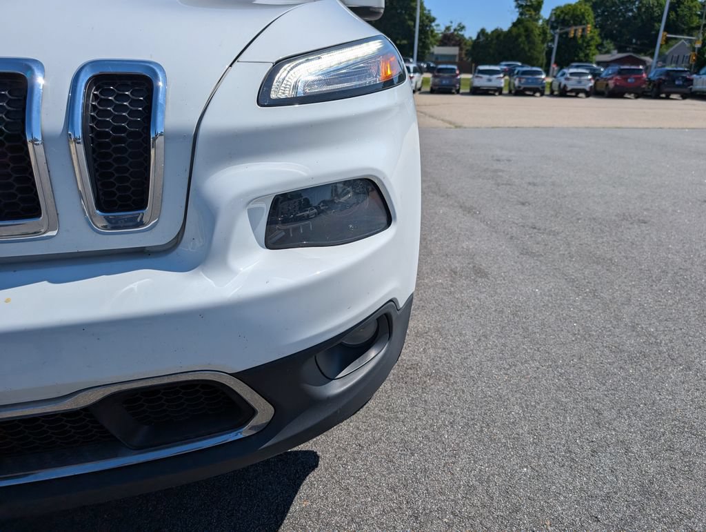 Used 2015 Jeep Cherokee Limited AWD/4WD image 10