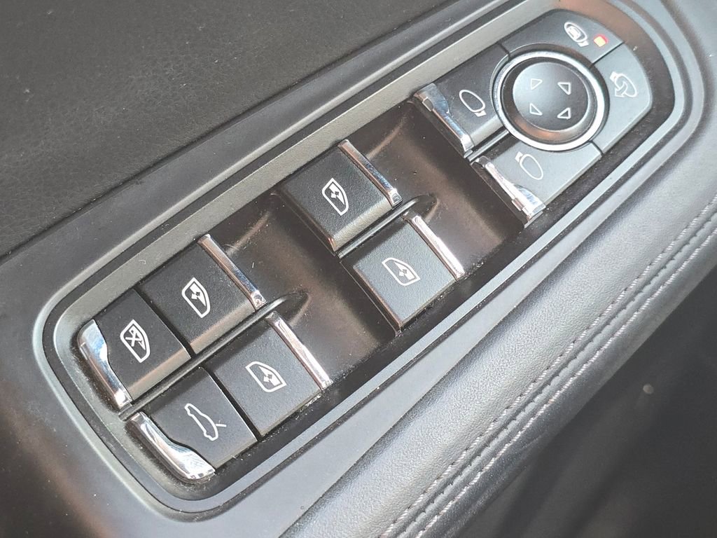 Used 2021 Porsche Macan AWD/4WD image 25