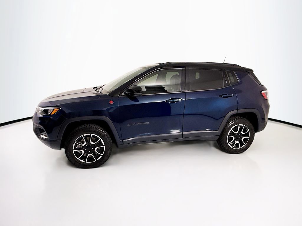 Used 2024 Jeep Compass Trailhawk AWD/4WD image 8