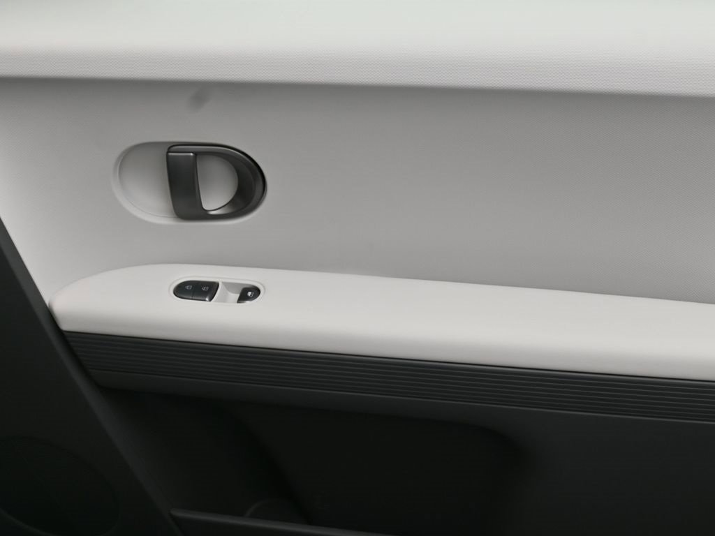 New 2025 Hyundai Ioniq 5 SEL image 11