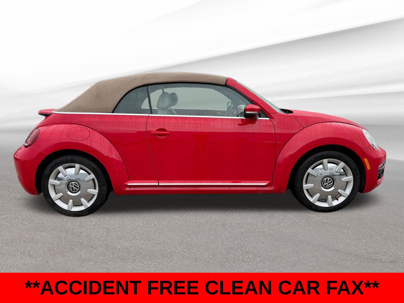 Used 2019 Volkswagen Beetle 2.0T SE image 4