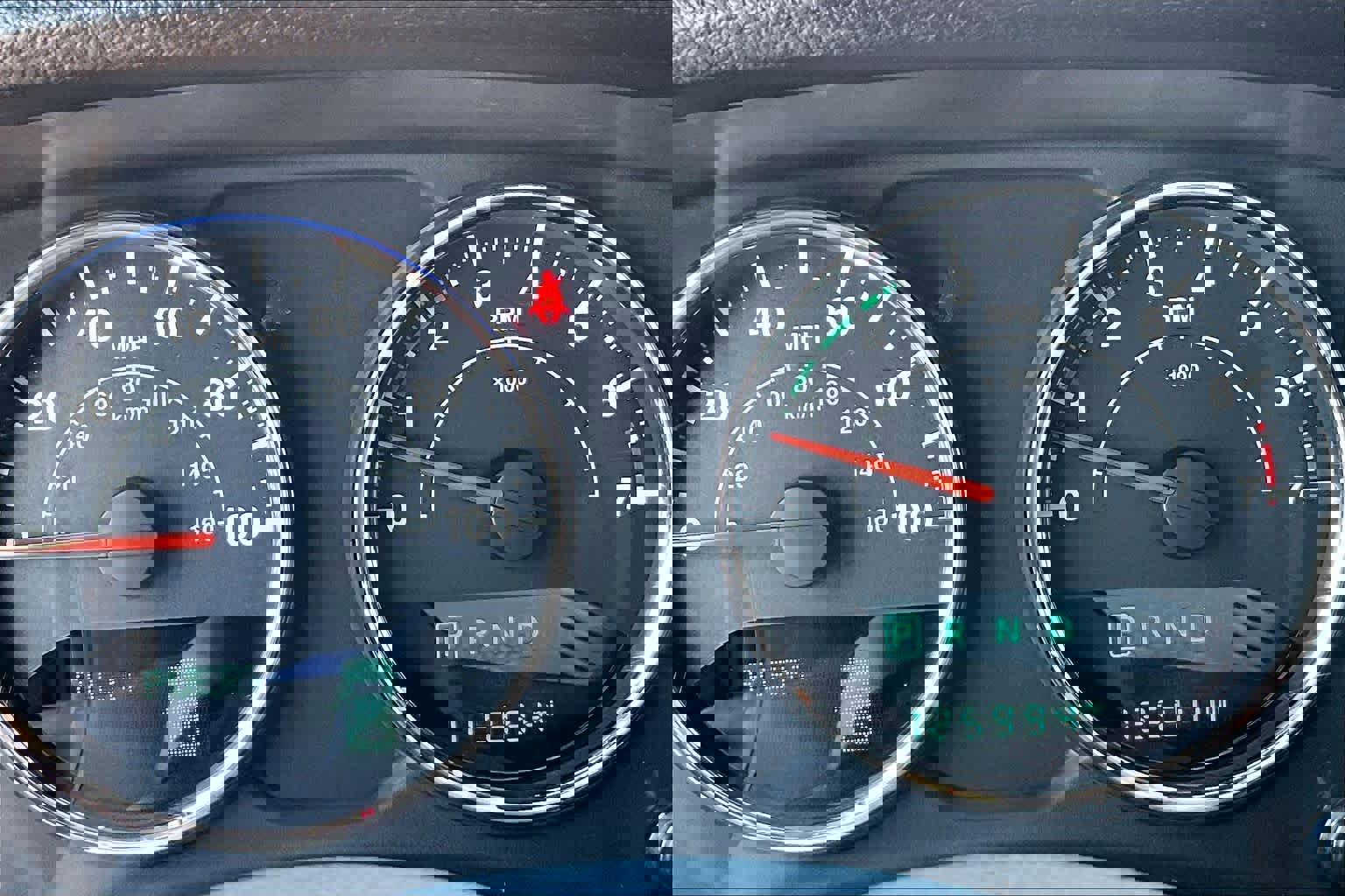 Used 2017 Jeep Wrangler Unlimited Sahara w/ Connectivity Group image 24