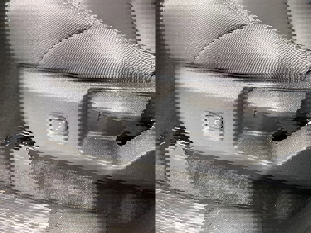 New 2025 Toyota Tacoma SR5 image 9