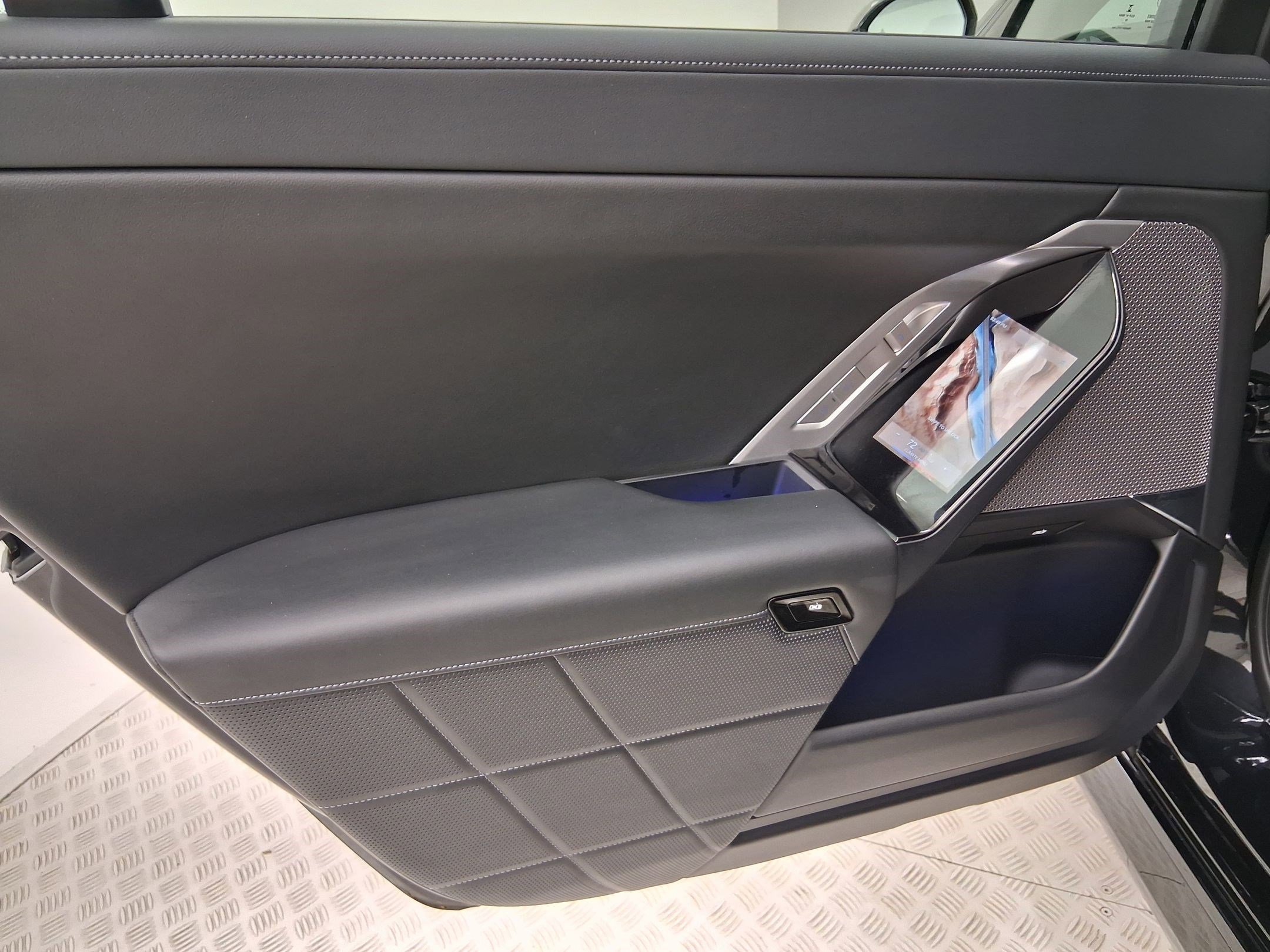 Certified 2023 BMW i7 xDrive60 image 26