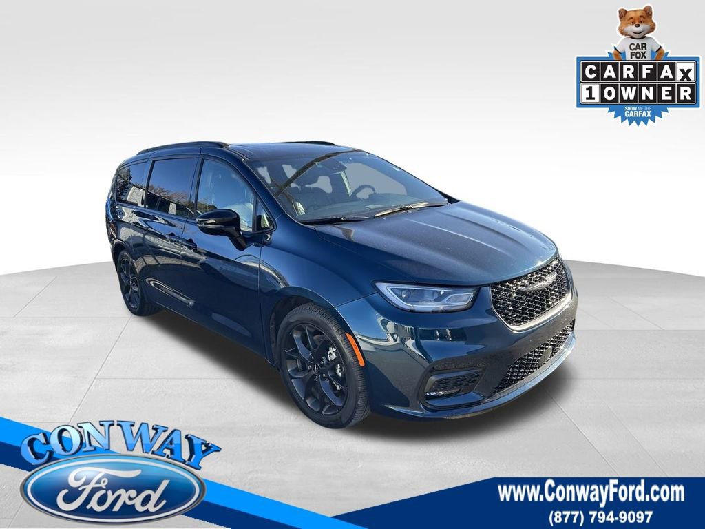 Used 2025 Chrysler Pacifica Limited